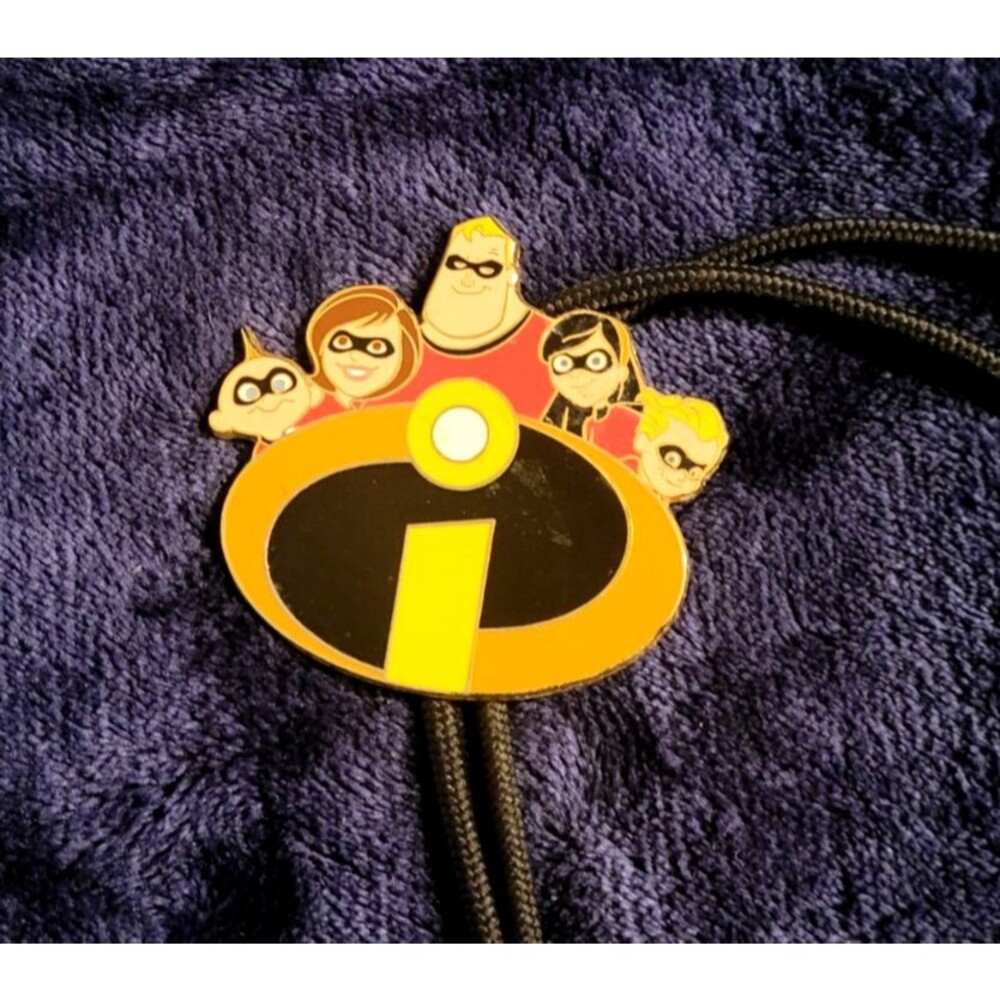 The Incredibles Cast Member Bolo ID Lanyard — Disney/Pixar (Cast Exclusive) — Op